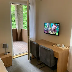 https://vesna-rooms-mtp.poznan-hotels.com