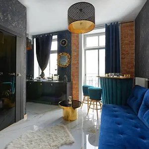 https://sensual-apartment-the-venetian-mirror.poznan-hotels.com