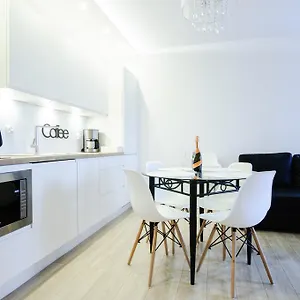 https://apartament-z-basenem-polanki-kolobrzeg.kolobrzeghotels.com